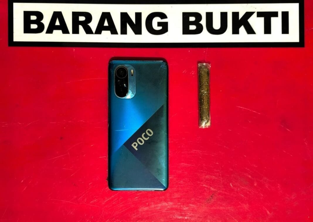 Transaksi Ganja, Dua Mahasiswa Diciduk Satresnarkoba Polres Solok di Warung Soto